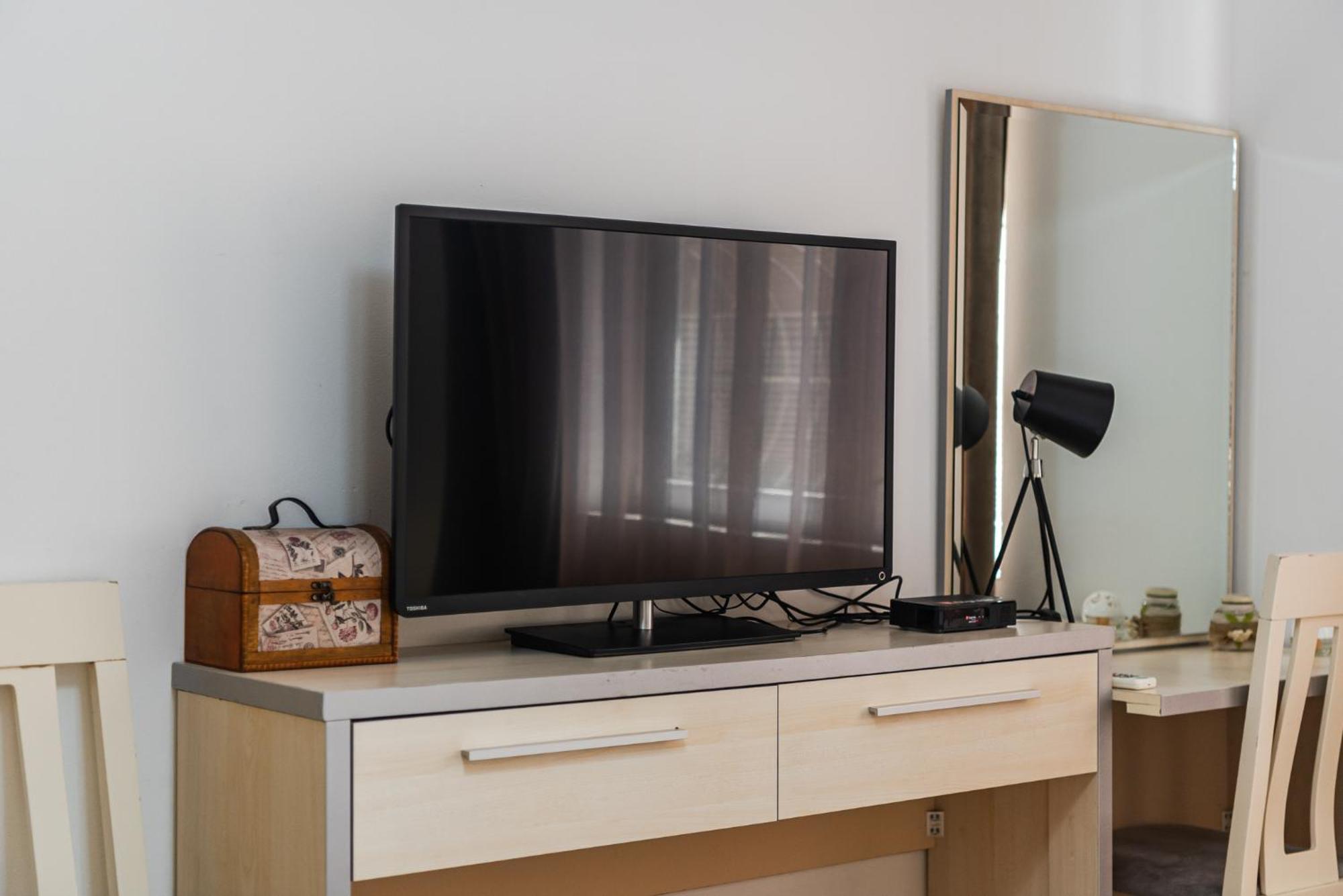 Noir Apartment By Kondo Stays Tirana Buitenkant foto
