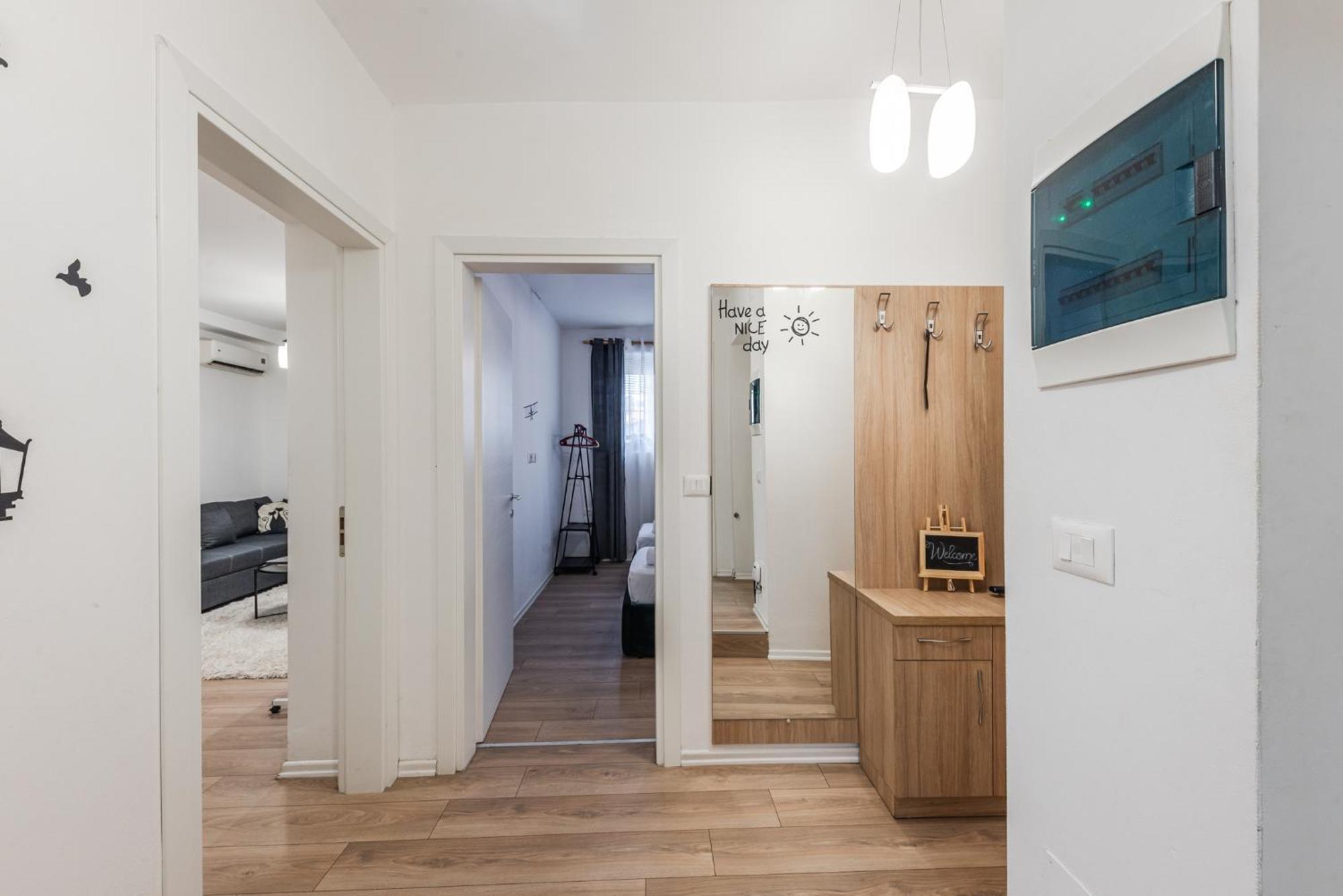 Noir Apartment By Kondo Stays Tirana Buitenkant foto