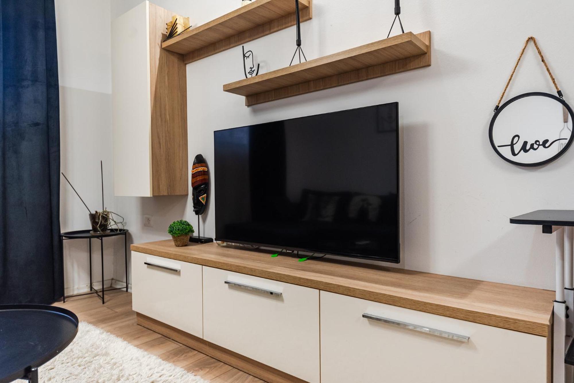 Noir Apartment By Kondo Stays Tirana Buitenkant foto