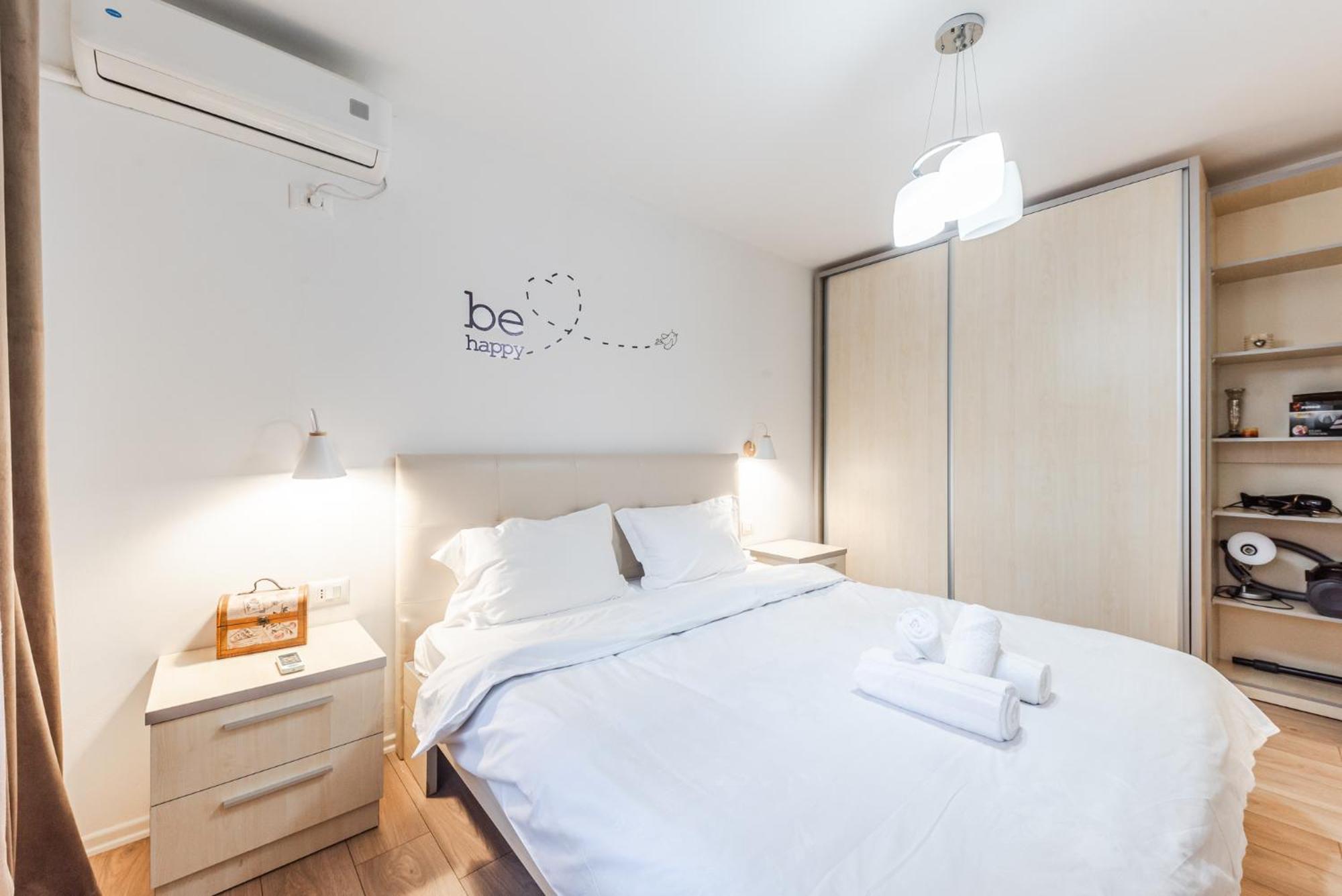 Noir Apartment By Kondo Stays Tirana Buitenkant foto